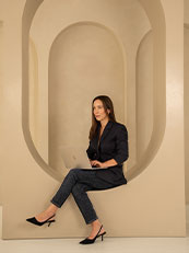 carol-hampshire-daisy-jones-showit-template-home-service-3-ipad-image